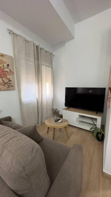 Rockside Residences Suites La Linea La Línea de la Concepción Kültér fotó